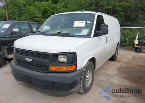 2017 Chevrolet Express 2500 Work Van z USA, uszkodzony, nr VIN 1GCWGAFF8H1183886